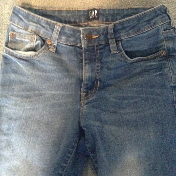 Medium Wash Gap Skinny Jeans - Picture 2 of 4
